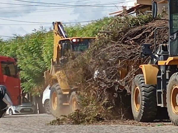 Limpa Caicó: Em 4 dias, Prefeitura retirou 200 toneladas de entulhos e 193 de lixo das ruas; Veja calendário de coleta