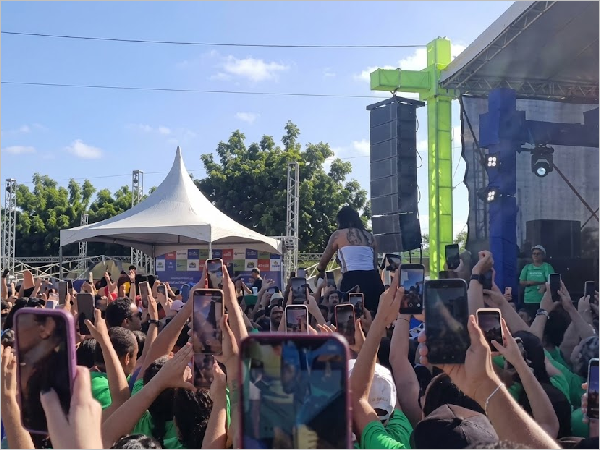 Cheiro de Amor comanda festa de encerramento da Corrida de Sant'Ana 2026