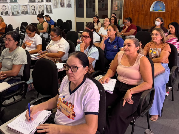 Educação Infantil de Caicó reúne supervisores e equipe pedagógica para planejamento do 4º bimestre